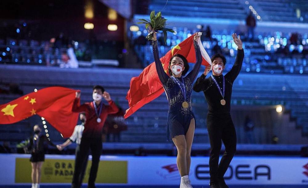 回声报：阿利森预计双红会复出，罗伯逊&蒂亚戈明年1月预计回归在英超第15轮比赛前，《利物浦回声报》更新了利物浦伤员的情况，门将阿利森预计在双红会复出。